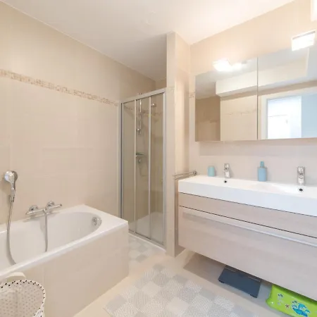 Paul's Parklane By Interhome *