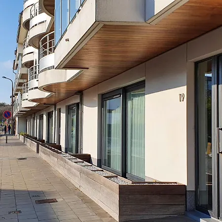 Paul's Parklane With Balcony By Interhome